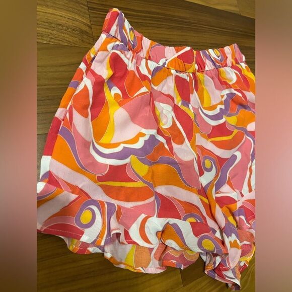 Zara ruffled shorts, size small - Picture 2 of 6